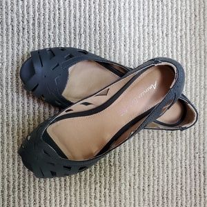 Peep-toe Flats